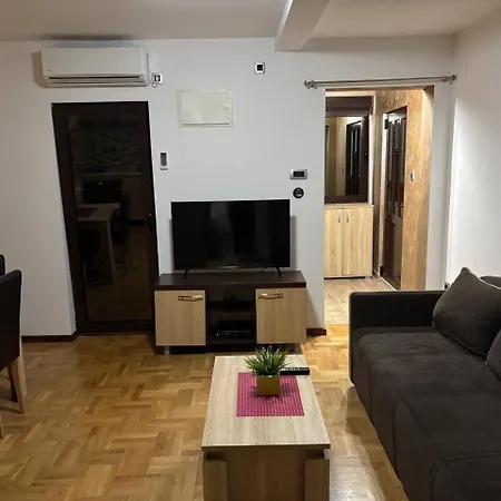Laura Apartament Budva